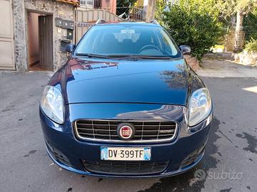 Fiat Croma 1.9 Multijet Emotion Leggi