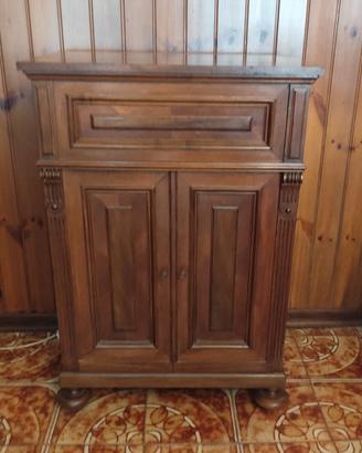 Mobiletto in legno