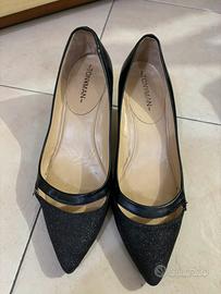 Scarpe nere con tacco