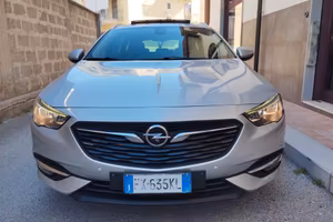 Opel INSIGNIA 1.6 CDTI 136 cv - CAMBIO AUTOMATICO 
