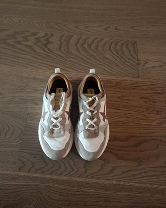 scarpe wizz 