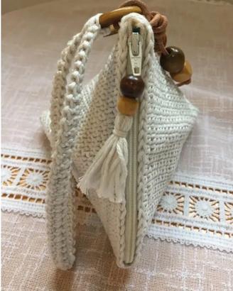 Pochette forma piramidale