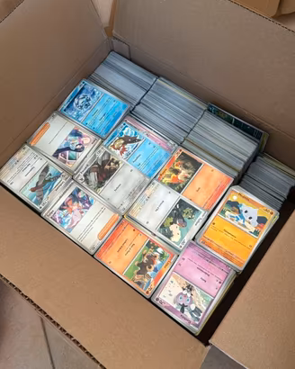 Lotto carte Pokemon da 500 carte senza doppie