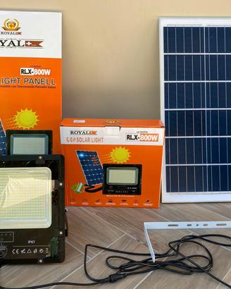 Faro a led 800W con pannello solare 