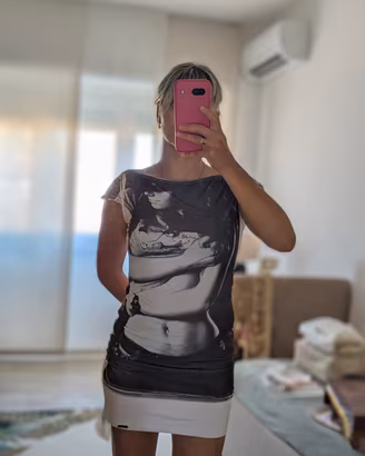 Abito corto aderente estivo 