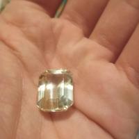 pietra preziosa Spodumene 27.76ct con certificato 