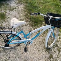  BICICLETTA STILE CRUISER. 