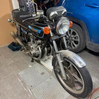 Suzuki GS 550