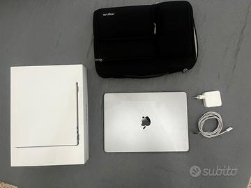MACBOOK 13' (2024) M3 8gb ram 256 gb SSD