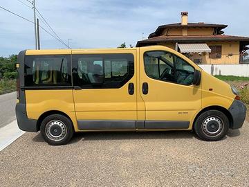 Renault Trafic FINESTRATO no furgone
