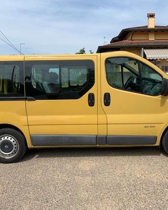 Renault Trafic FINESTRATO no furgone