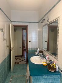 Stanza matrimoniale uso singola