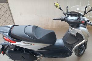 Beverly 400HPE 12/2021 Km 34200