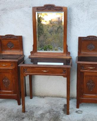 COPPIA COMODINI E TAVOLINO CON SPECCHIO D'EPOCA RI