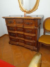 un comò 125 x 51 x h 106 cm e due comodini in legn