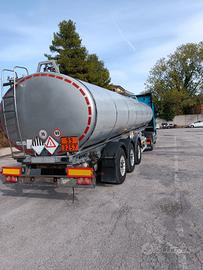 Cisterna trasporto bitume.