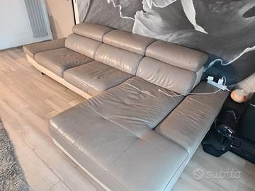 divano in vera pelle con penisola 