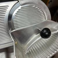 Affettatrice elettrica professionale