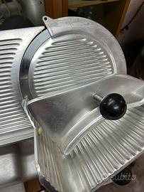 Affettatrice elettrica professionale