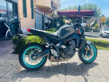 YAMAHA MT-09 TUTTO INCLUSO ANCHE PASSAGGIO! MINI