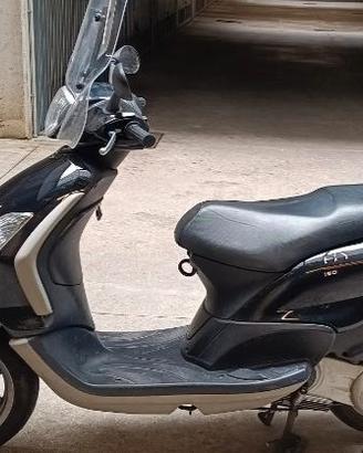 Piaggio 150 Fly