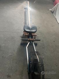 Attrezzo rowing