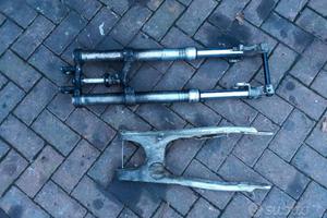 REV 3 250 99-01 : silenziatore forcella pedale