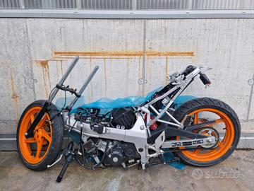 Honda CBR 125 R - 2016 - 2000 KM INCIDENTATA