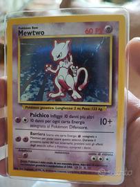 carta Pokémon Mewtwo olografica