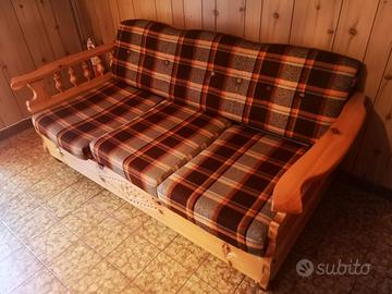 Divano letto tre posti in legno massello