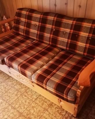 Divano letto tre posti in legno massello