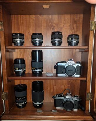 Nikon FE + serie  obiettivi + accessori