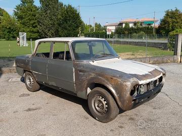 Alfa Romeo Giulia 1600 Super del 1971