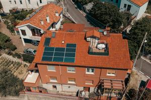 Costalunga: appartamento in casetta con terrazzo