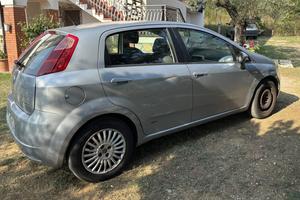 Grande Punto 2006 con impianto GPL