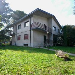 MONFALCONE: VILLA SINGOLA E BIFAMILAIRE