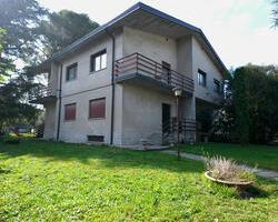 MONFALCONE: VILLA SINGOLA E BIFAMILAIRE