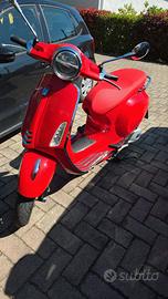 vespa primavera 125 Red
