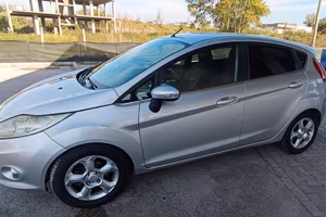 FORD FIESTA  GPL FULL OPTIONAL 