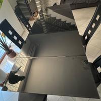 Tavolo in vetro con 5 sedie