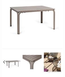 Tavolo e sedie da giardino, plastica