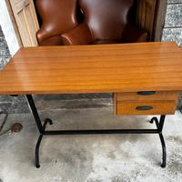 Scrivania stile scandinavo