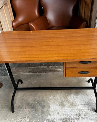 Scrivania stile scandinavo