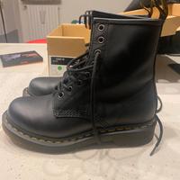 anfibi dr. martens 37
