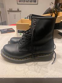 anfibi dr. martens 37