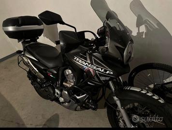 Honda transalp 700