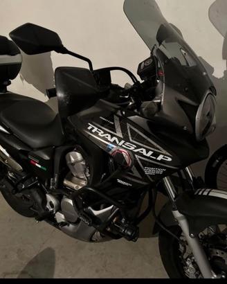 Honda transalp 700