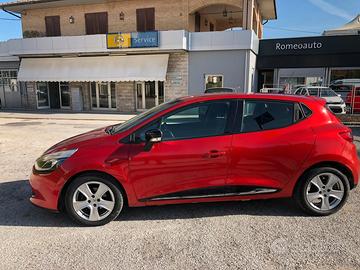 RENAULT Clio 3ª serie - 2012