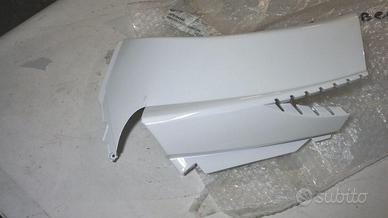 SEMISCUDO LATERALE DX SCARABEO APRILIA AP8184546