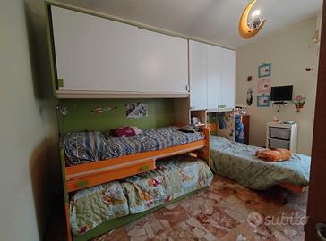 cameretta ponte tre letti